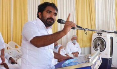 തിരഞ്ഞെടുപ്പ് മുന്നൊരുക്കങ്ങൾ വിലയിരുത്താൻ ചാണ്ടി ഉമ്മൻ ചേർപ്പിലെത്തി