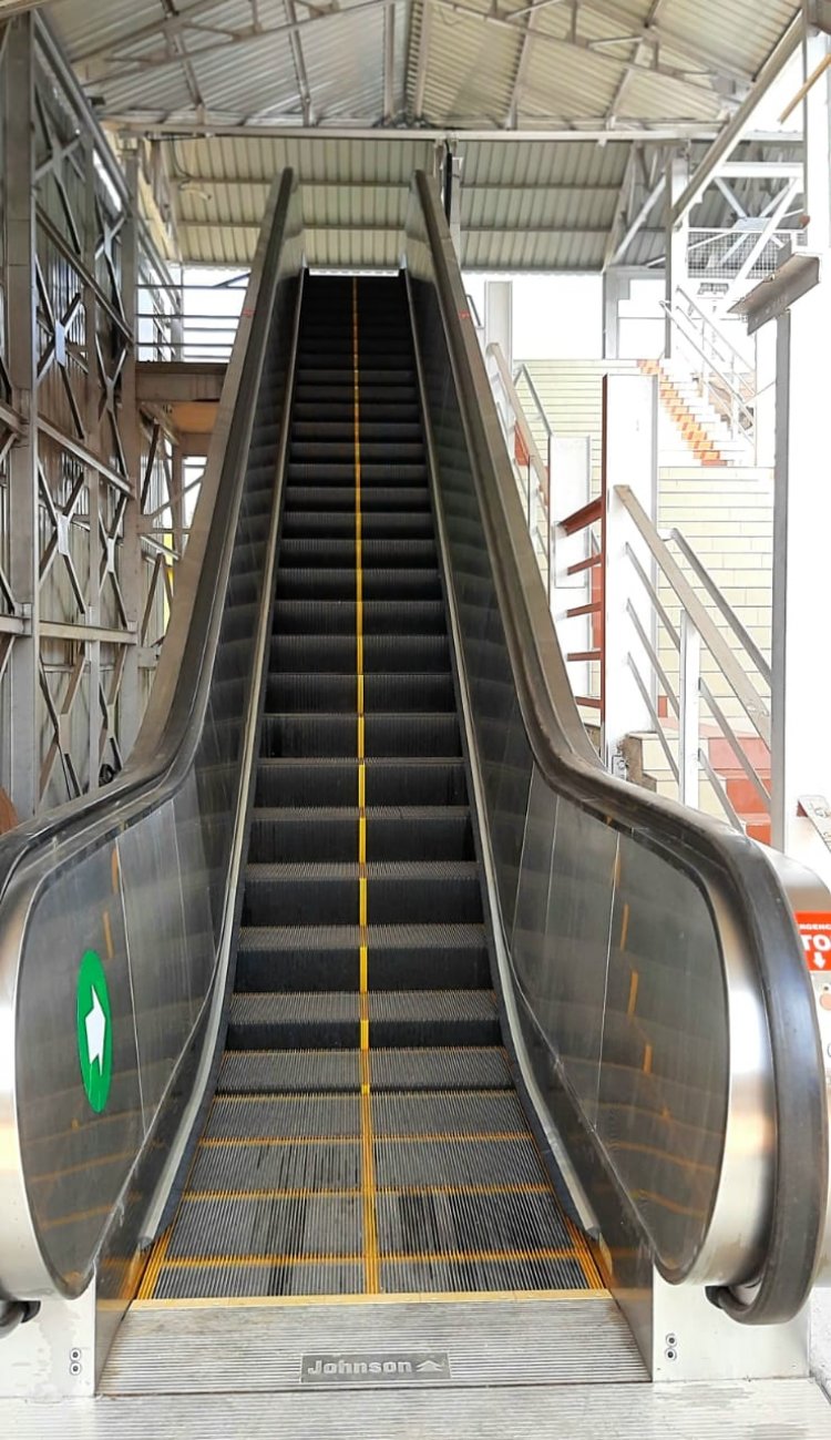 തിരുവല്ല റെയിൽവേ സ്റ്റേഷനിലെ 2  എസ്കലേറ്ററുകൾ ഉദ്‌ഘാടനം നിർവഹിച്ചു.