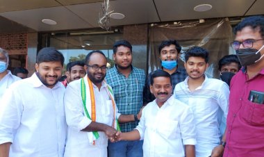 കളം ഉണർന്നു: പ്രചാരണം സജീവമാക്കി മുന്നണി സ്ഥാനാർത്ഥികൾ