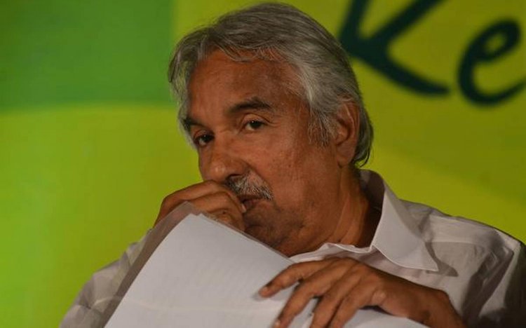 ‘പുതുപ്പള്ളി വിട്ടുപോകല്ലേ…’ കരച്ചിലോടെ പ്രവർത്തകർ, വികാരാധീനനായി ഉമ്മന്‍ ചാണ്ടി