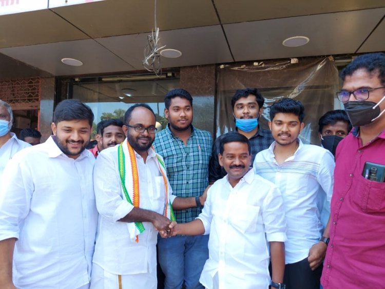 കളം ഉണർന്നു: പ്രചാരണം സജീവമാക്കി മുന്നണി സ്ഥാനാർത്ഥികൾ