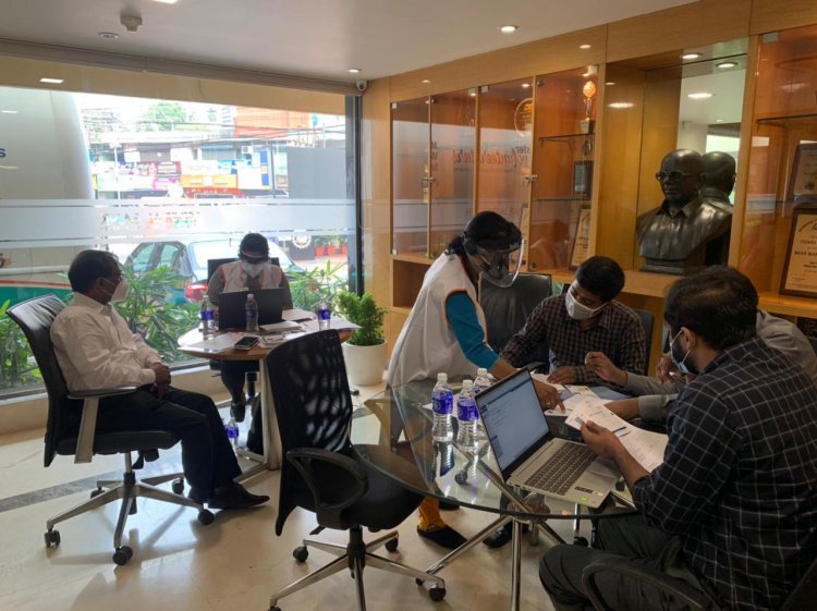 കോവിഡ് വാക്‌സിന്‍ വീടുകളില്‍ നല്‍കുന്നുവെന്ന തരത്തിലുള്ള പ്രചരണം ശരിയല്ലെന്ന് ആസ്റ്റര്‍ മെഡ്‌സിറ്റി