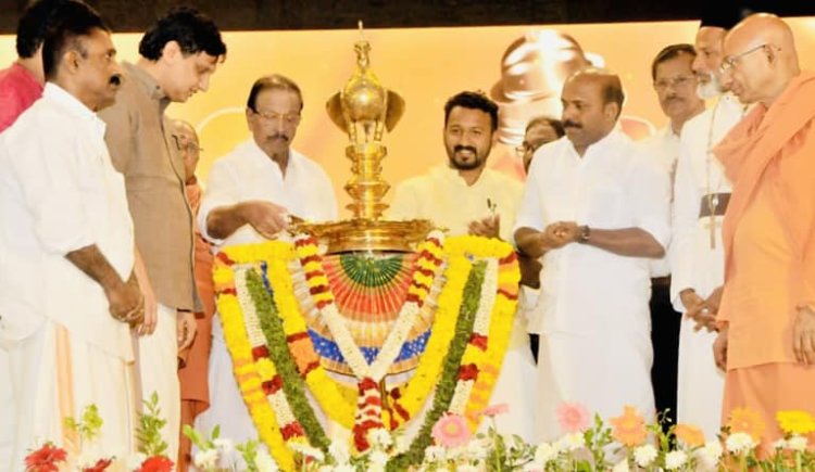 ശിവഗിരി തീര്‍ത്ഥാടനത്തോടനുബന്ധിച്ചു സംഘടിപ്പിച്ച വിദ്യാർത്ഥി യുവജന സമ്മേളനം ഉദ്ഘാടനം ചെയ്തു